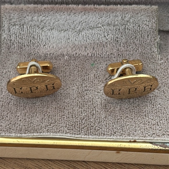 Gorgeous Anson tie bar and cufflinks set initials CPG - Picture 6 of 7